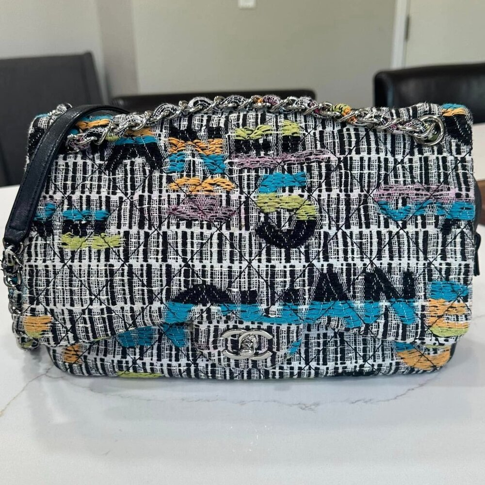 Chanel No. 5 Fantasy Tweed Easy Flap Multicolor